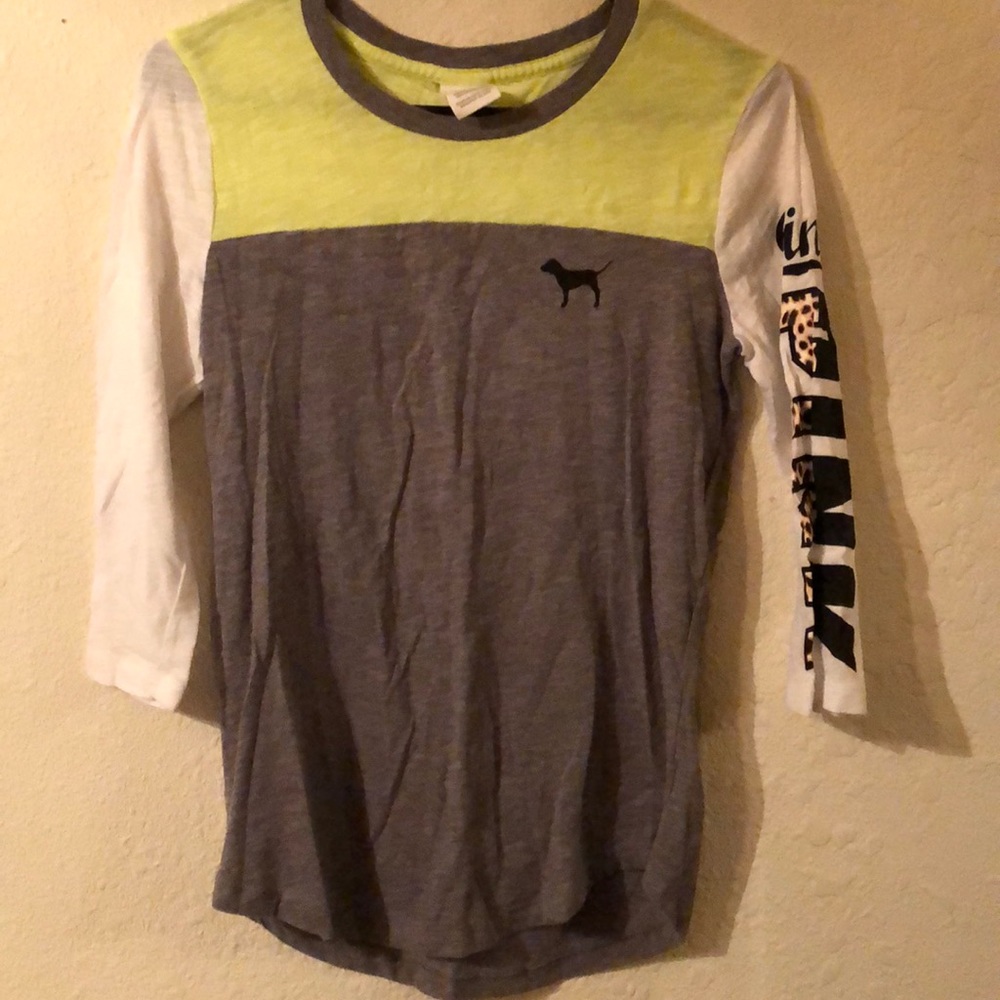 3/4 Quarter sleeve Victoria’s Secret Pink T ⭐️
